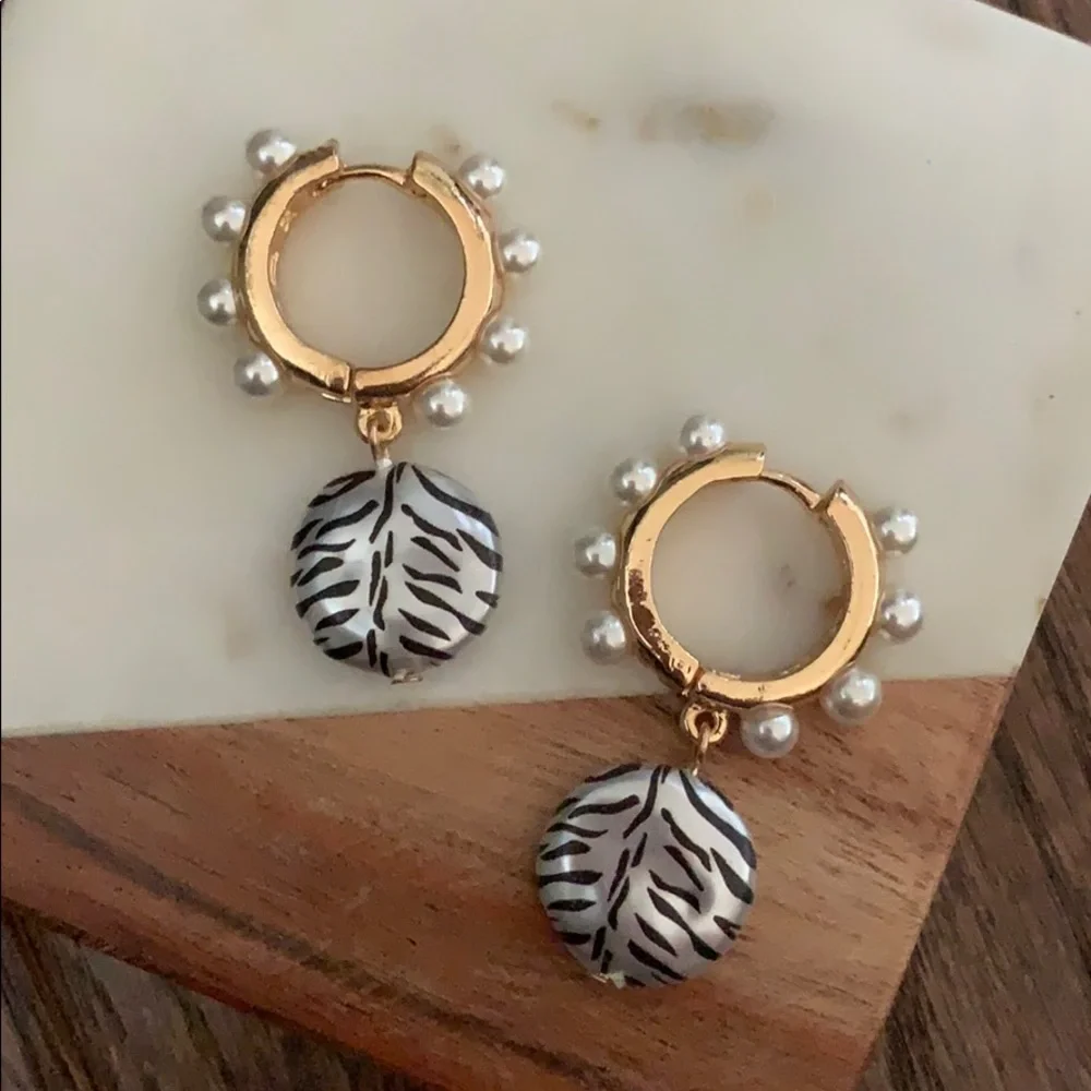 Zebra Huggie Earrings - Picture 1 of 5